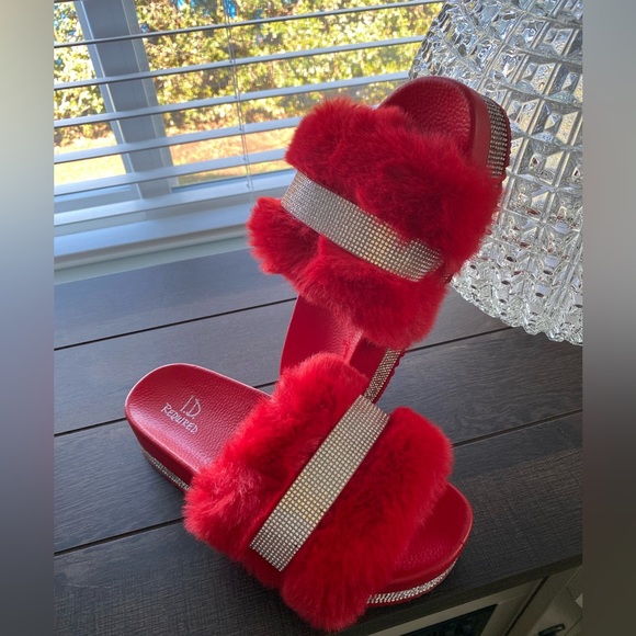 I.D. Required Faux Fur & Rhinestones RED Platform Slides Sz 8 - Picture 3 of 14